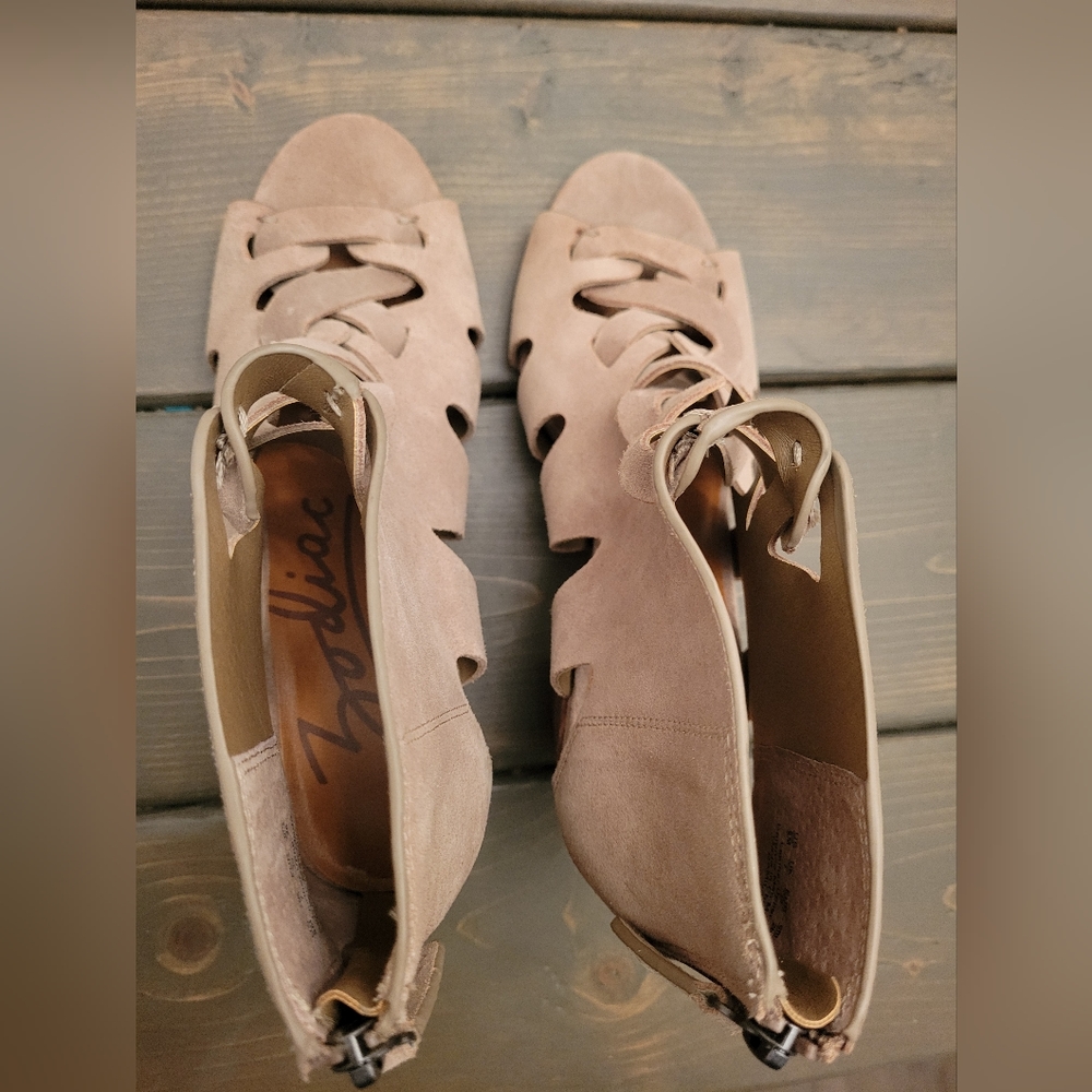 Zodiac suede heels size 9 - Picture 4 of 7